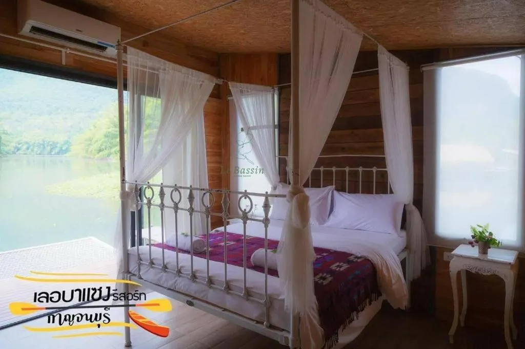 Bed in Le Bassin Erawan Resort