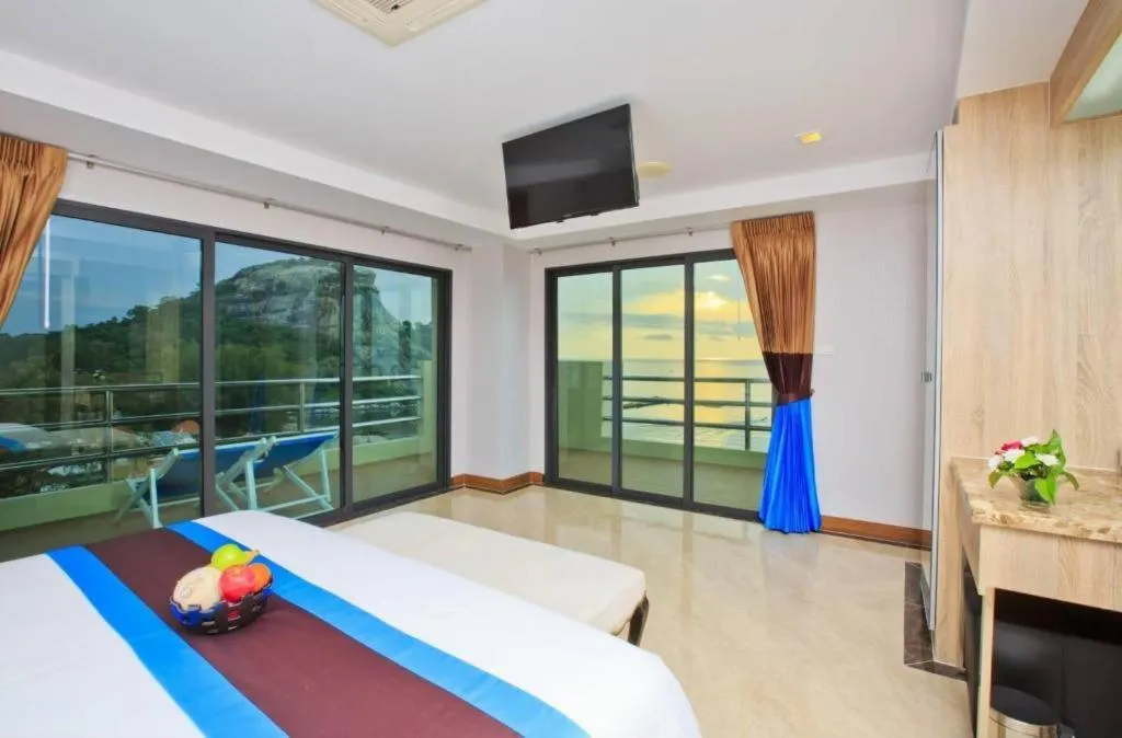 Bed in Blue Wave Hotel Hua Hin