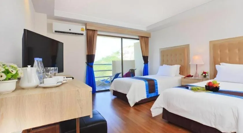 Bed in Blue Wave Hotel Hua Hin