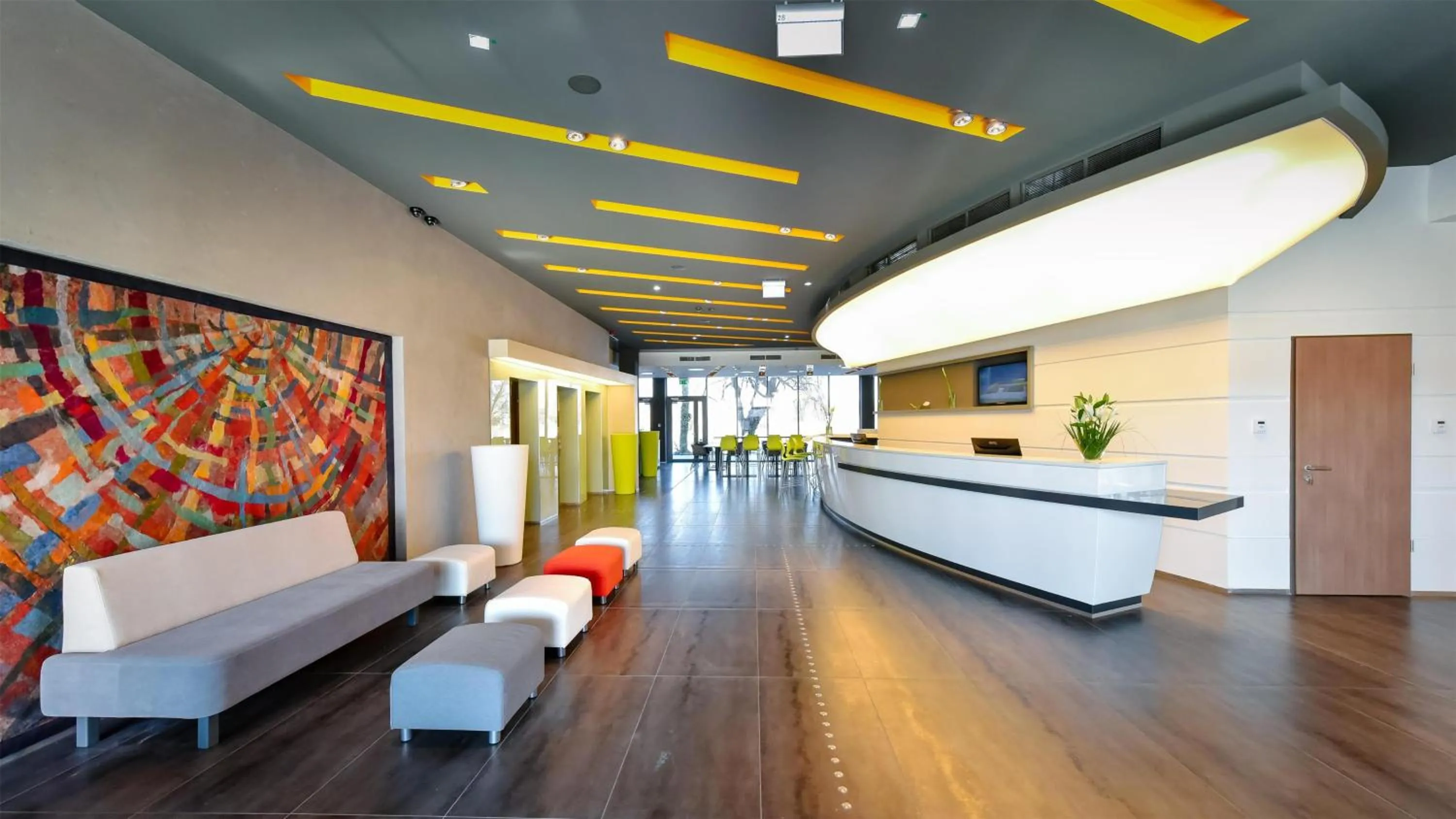 Lobby or reception in Best Western Plus Lakeside Hotel