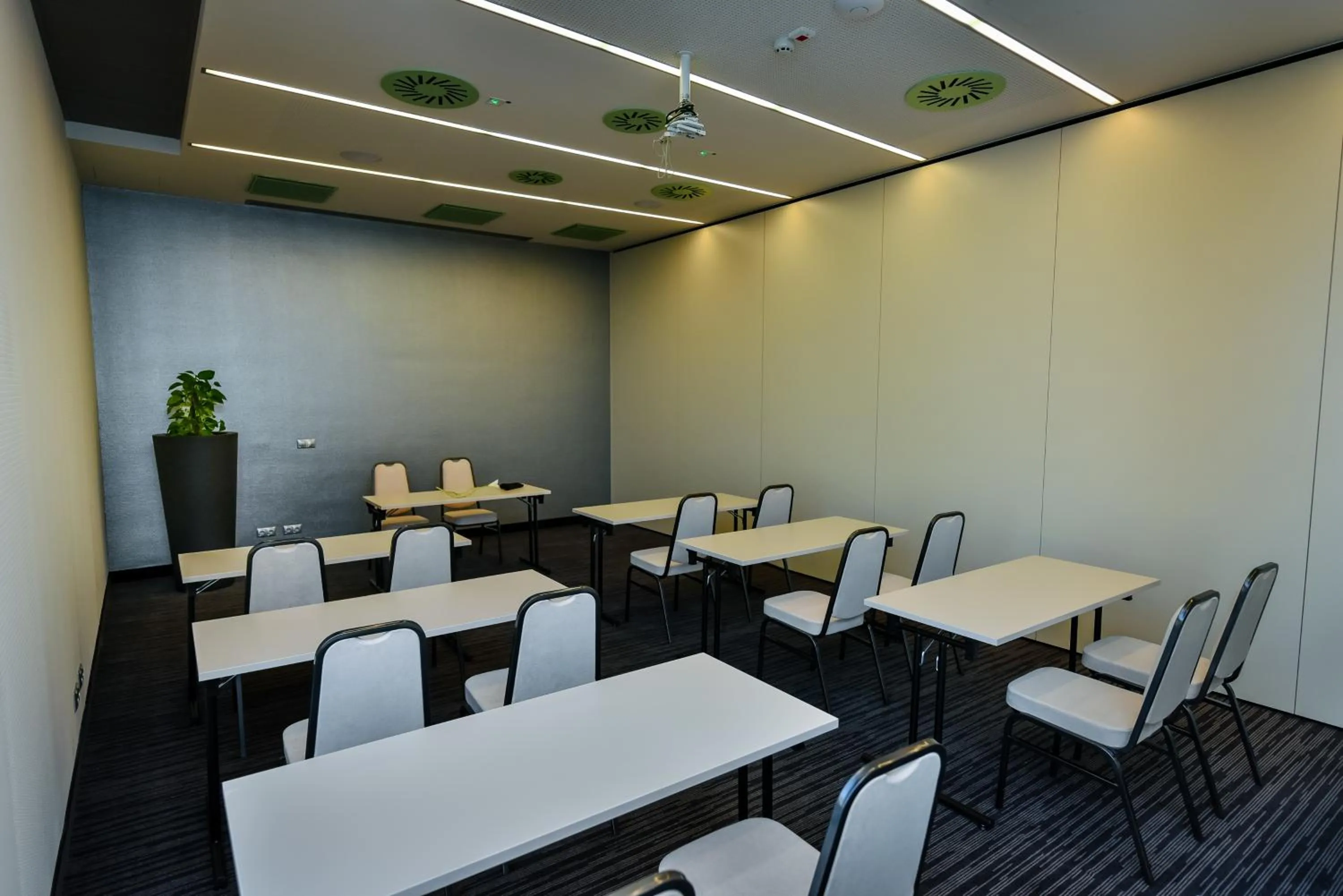 Banquet/Function facilities in Best Western Plus Lakeside Hotel