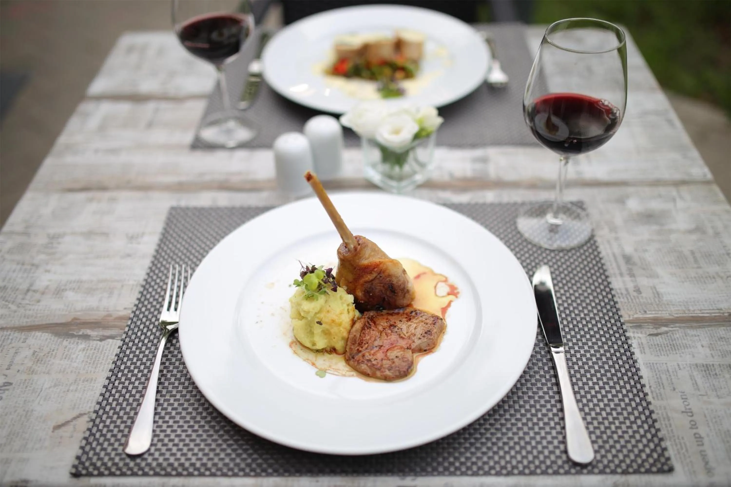 Food and drinks in Best Western Plus Lakeside Hotel