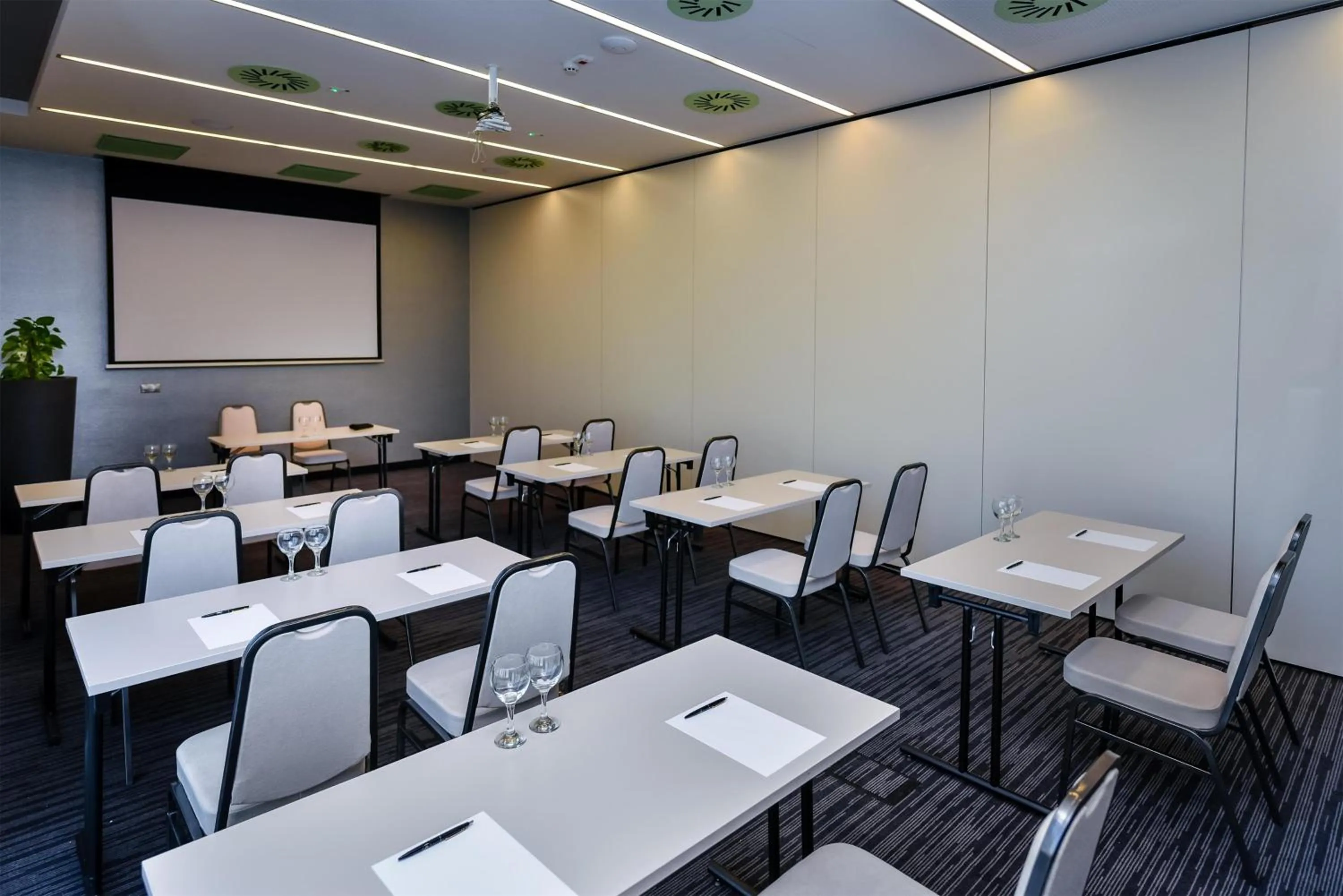 Meeting/conference room in Best Western Plus Lakeside Hotel