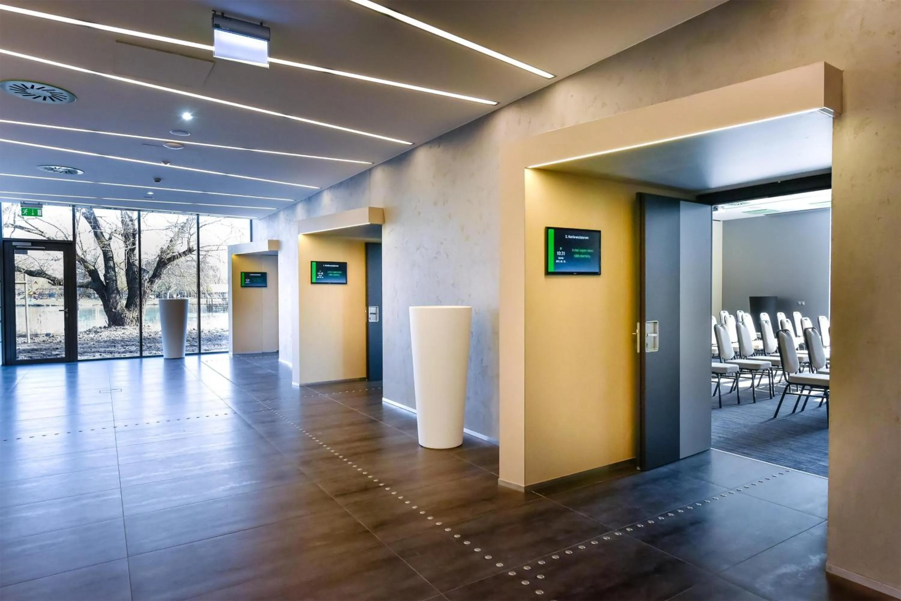 Meeting/conference room in Best Western Plus Lakeside Hotel