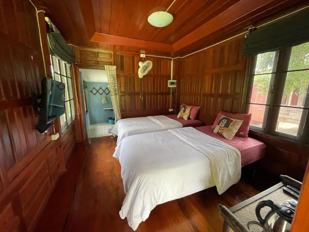 Bed in Nai Khun Khao Resort