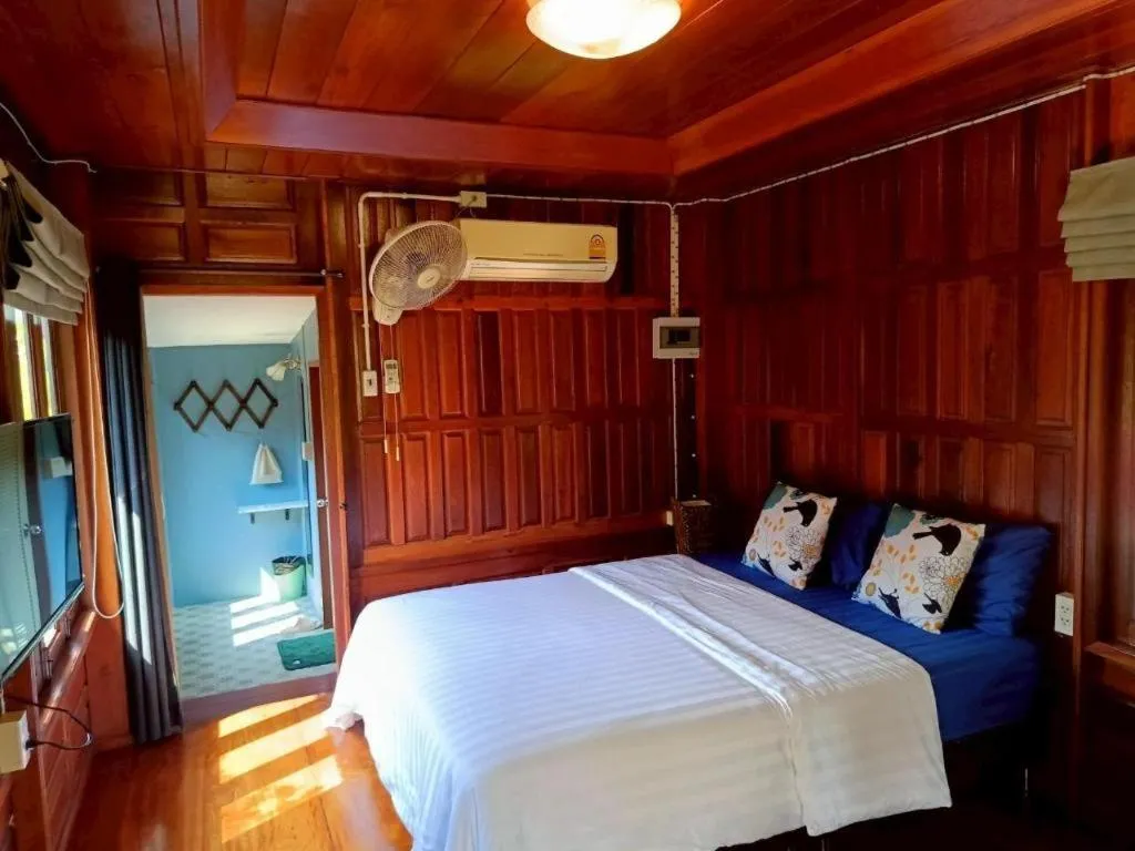 Bed in Nai Khun Khao Resort