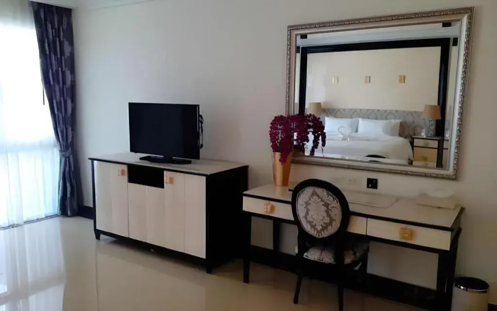 Bed in LK Celestite Bed in LK Celestite