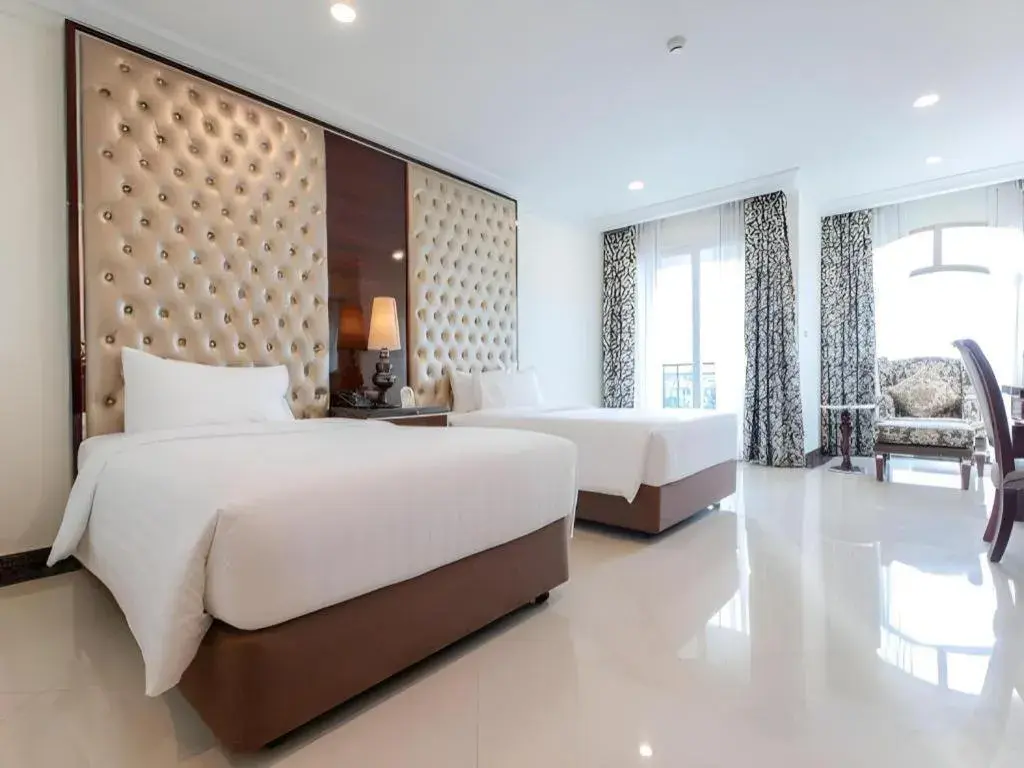 Bed in LK Celestite Bed in LK Celestite