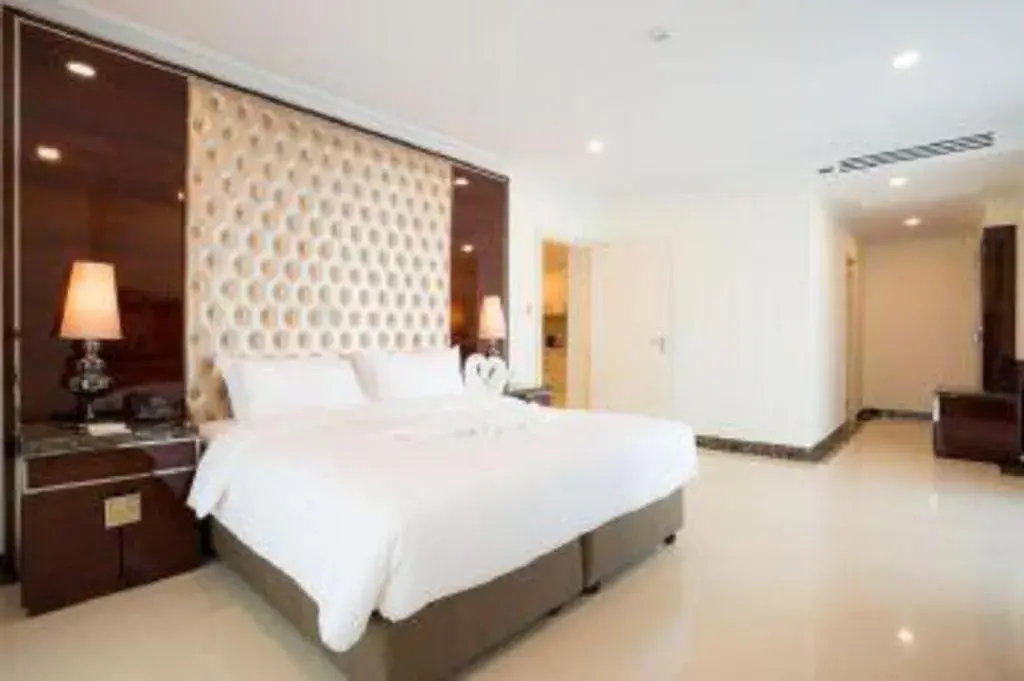 Bed in LK Celestite Bed in LK Celestite