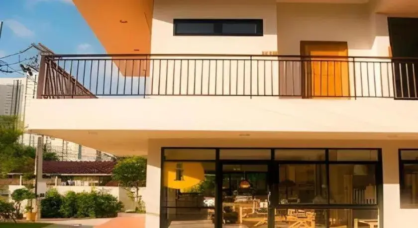 Yellow Moon Hotel Yellow Moon Hotel