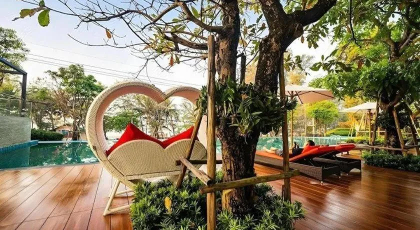 Chatnipa Beach Resort