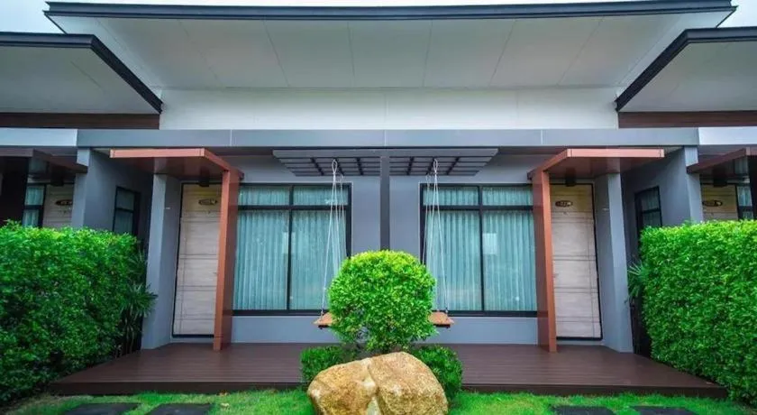 Chatnipa Beach Resort