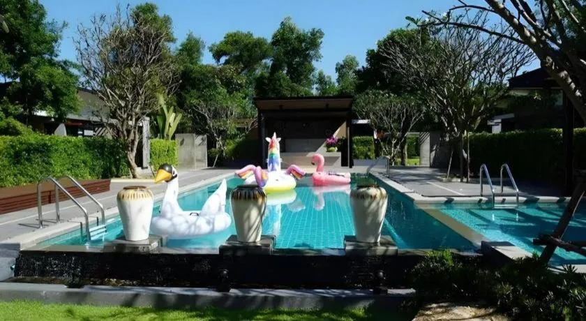 Chatnipa Beach Resort