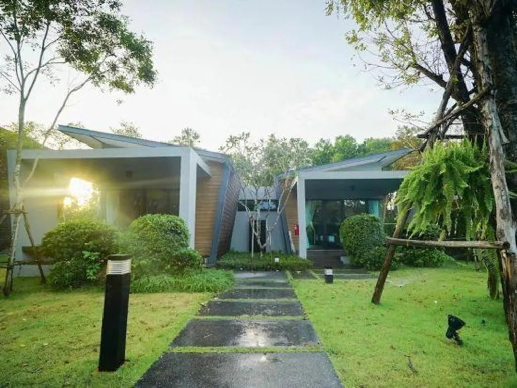 Chatnipa Beach Resort