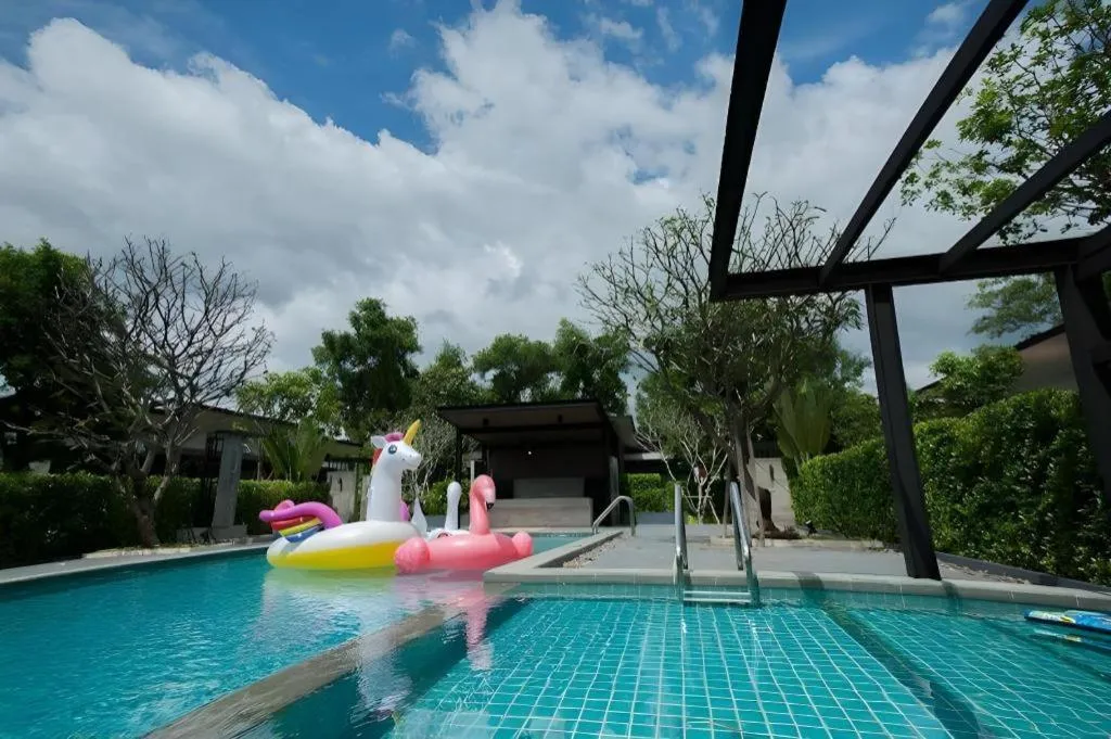 Chatnipa Beach Resort