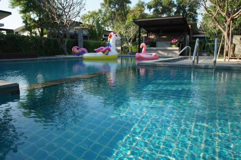 Chatnipa Beach Resort