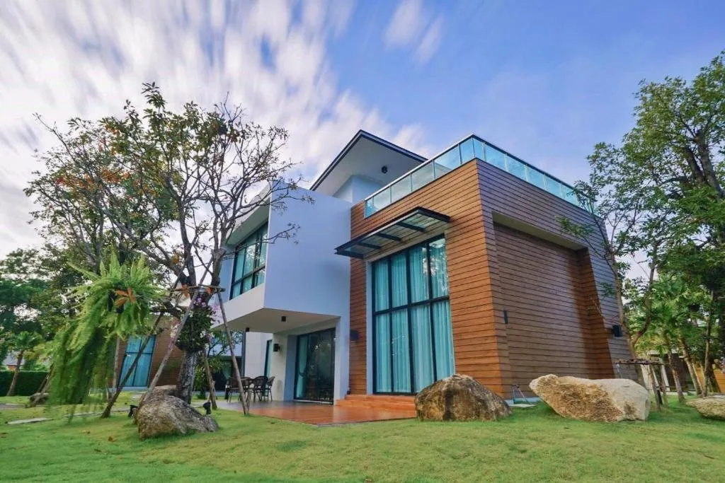 Chatnipa Beach Resort