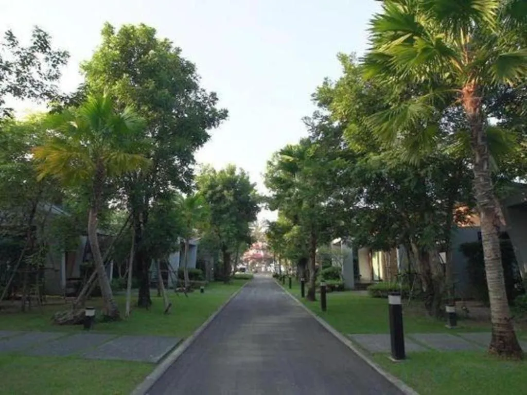 Chatnipa Beach Resort