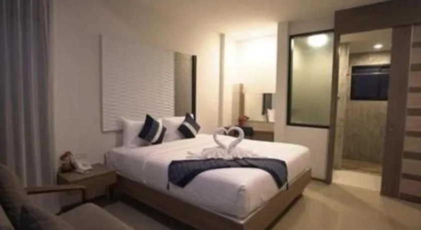 Bed in Chatnipa Beach Resort