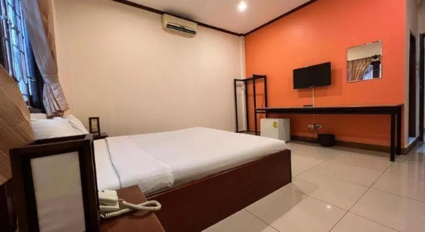 Bed in Souphaphone Hotel