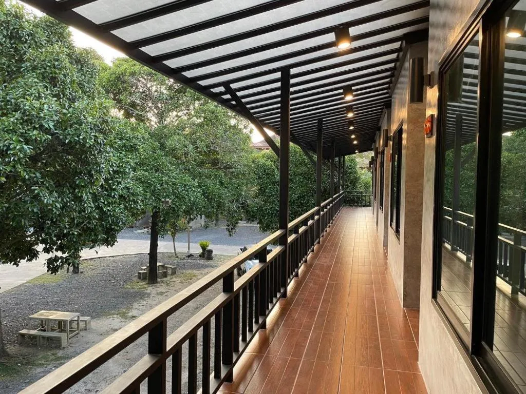 Baan Klang Suan Resort