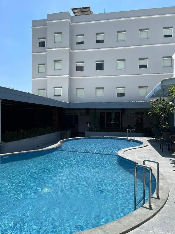 Front One Hotel Nganjuk