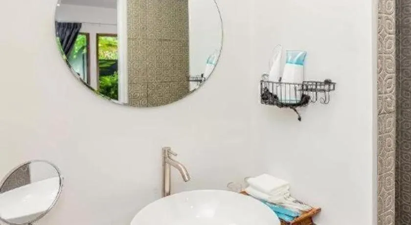 OYO 422 Jane Homestay and Resort