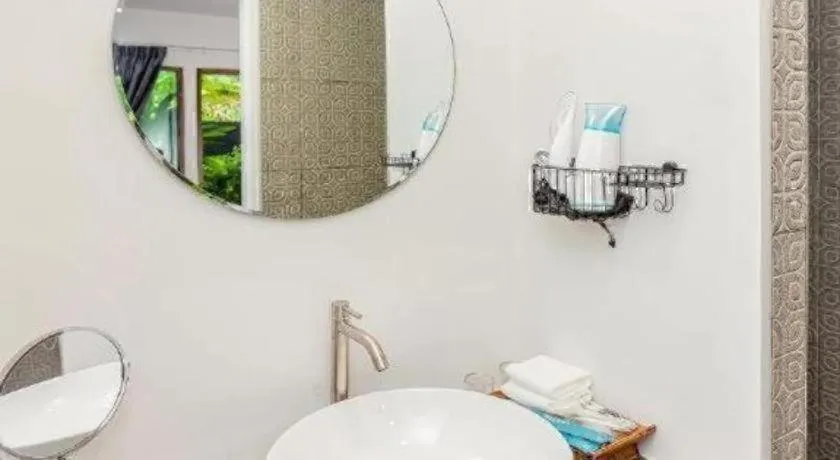 OYO 422 Jane Homestay and Resort