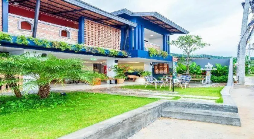 OYO 422 Jane Homestay and Resort