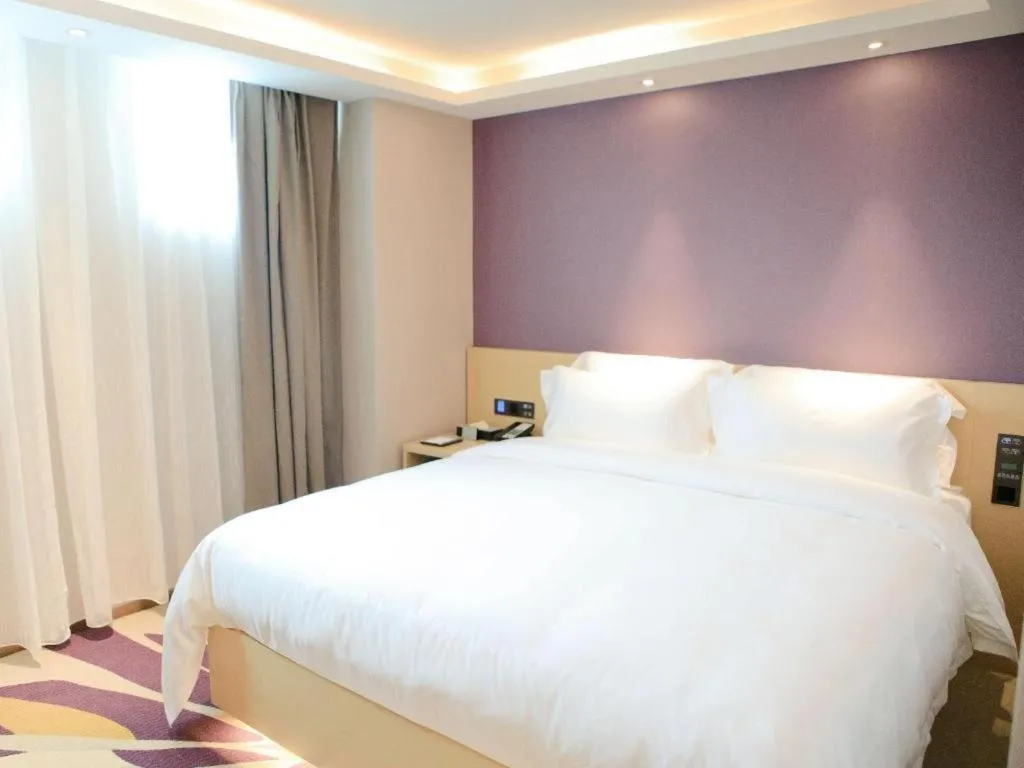 Bed in Lavande Hotel Shenzhen North Station Huawei Gangtou Metro Station