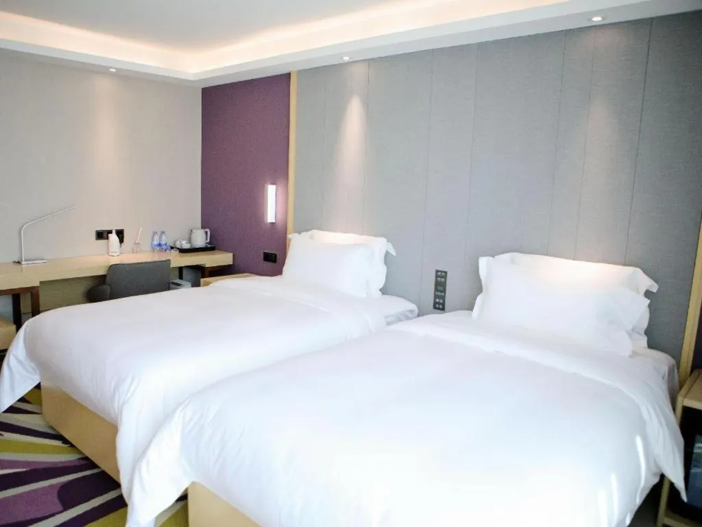 Bed in Lavande Hotel Shenzhen North Station Huawei Gangtou Metro Station