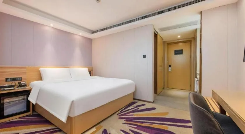 Bed in Lavande Hotel Shenzhen North Station Huawei Gangtou Metro Station