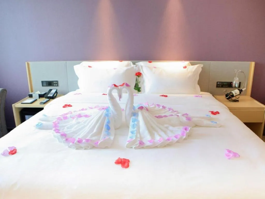 Bed in Lavande Hotel Shenzhen North Station Huawei Gangtou Metro Station