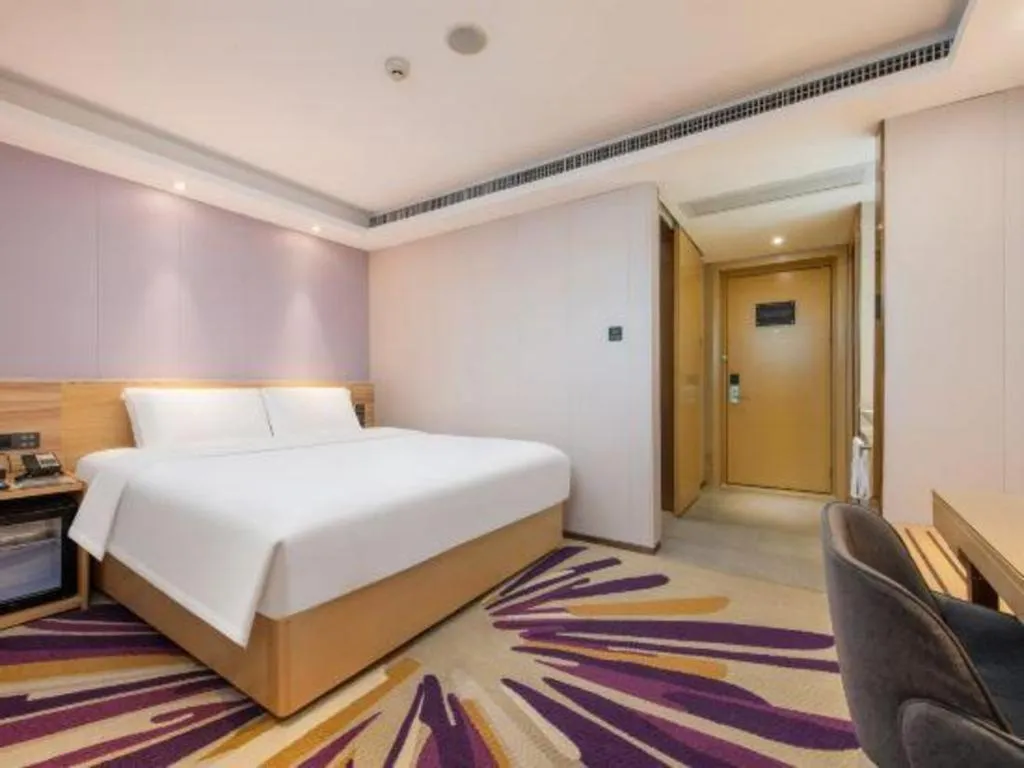 Bed in Lavande Hotel Shenzhen North Station Huawei Gangtou Metro Station