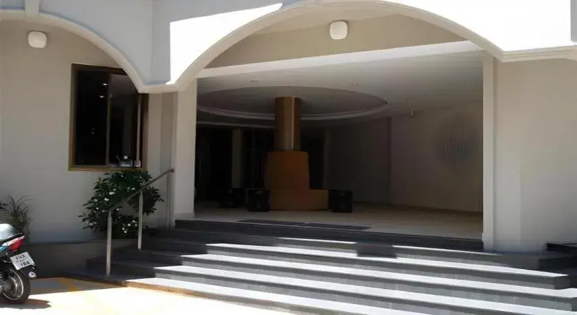 Honey Lodge Honey Lodge