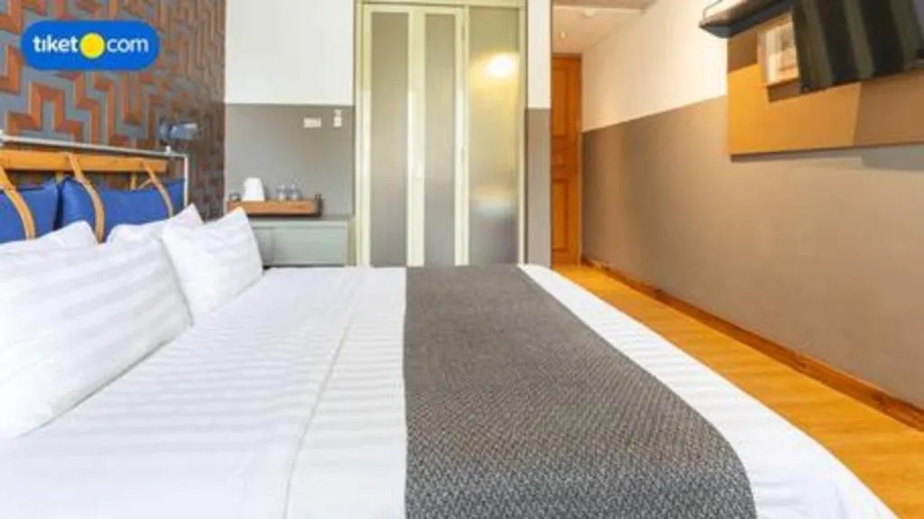 Bed in The House Tour Middletown