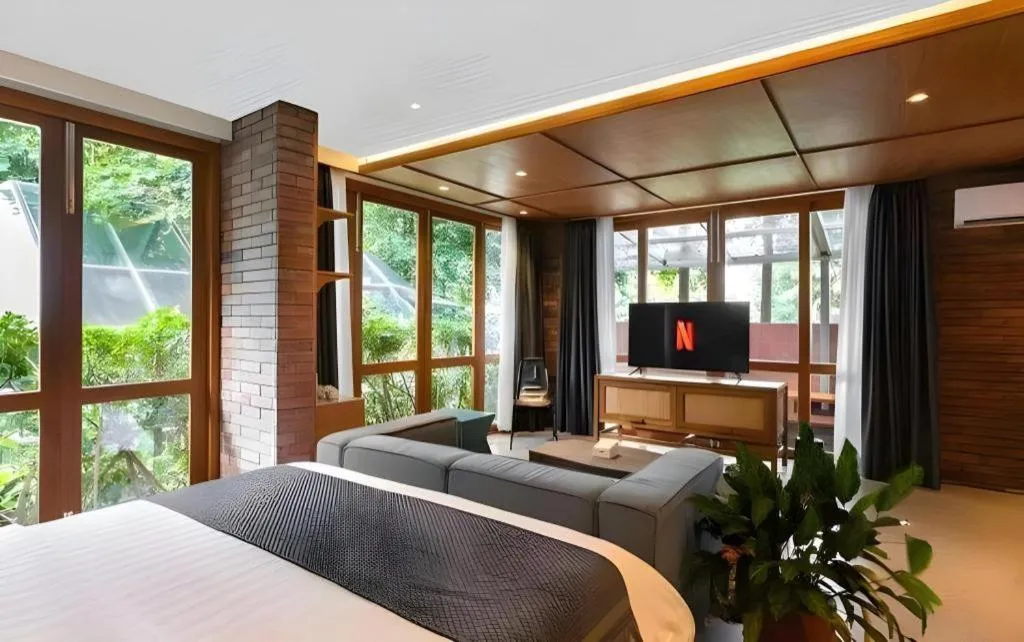 Bed in The House Tour Middletown