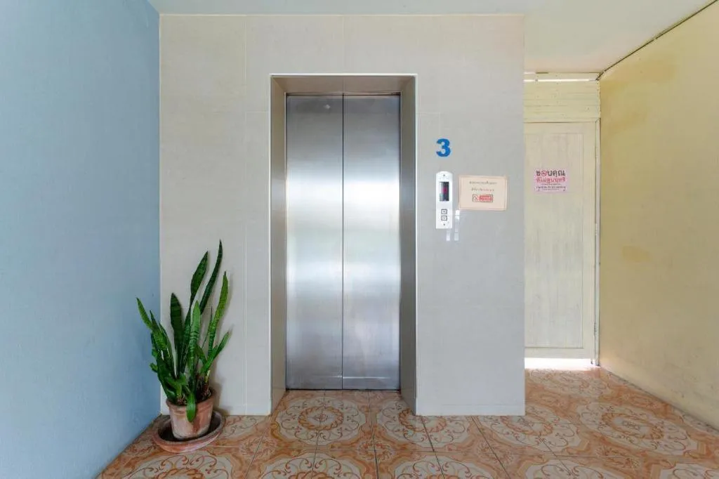 OYO 75356 Thipsiri Lodge