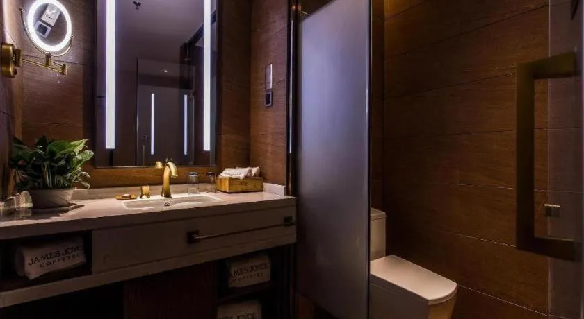 James Joyce Coffetel Xi'an Zhonglou Xiaonanmen Food Street