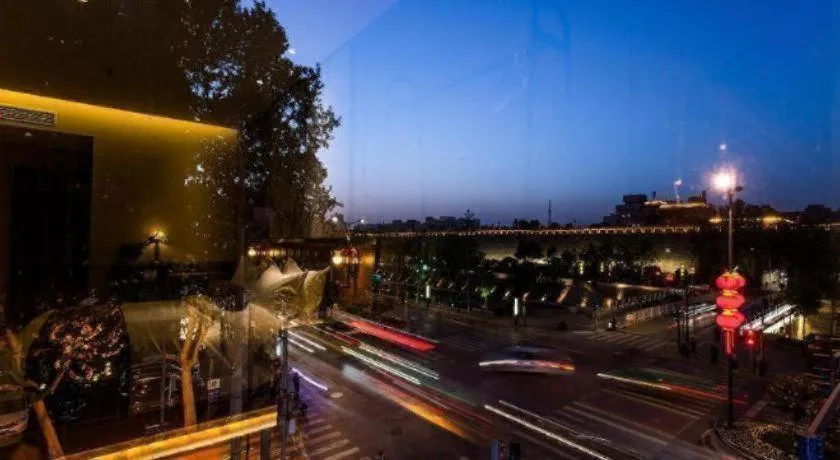 James Joyce Coffetel Xi'an Zhonglou Xiaonanmen Food Street