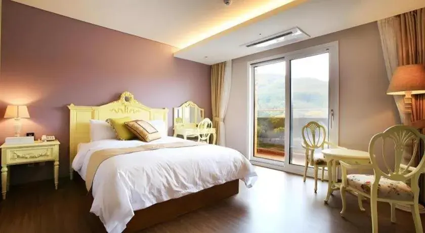 Bed in hotel gallery Bed in hotel gallery