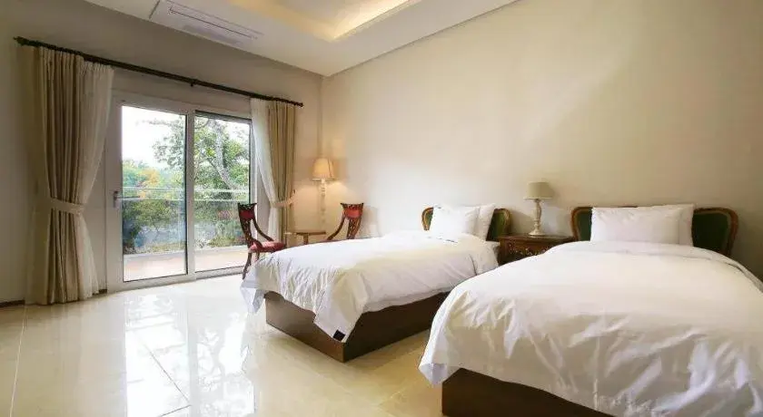 Bed in hotel gallery Bed in hotel gallery