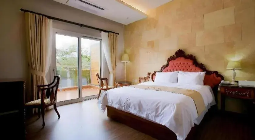 Bed in hotel gallery Bed in hotel gallery