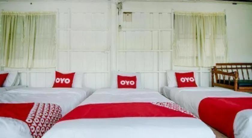 Bed in Raknatee Resort