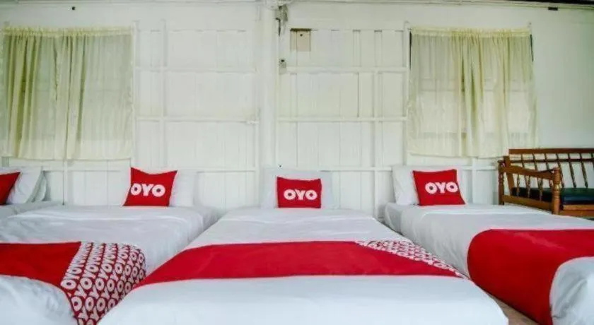 Bed in Raknatee Resort