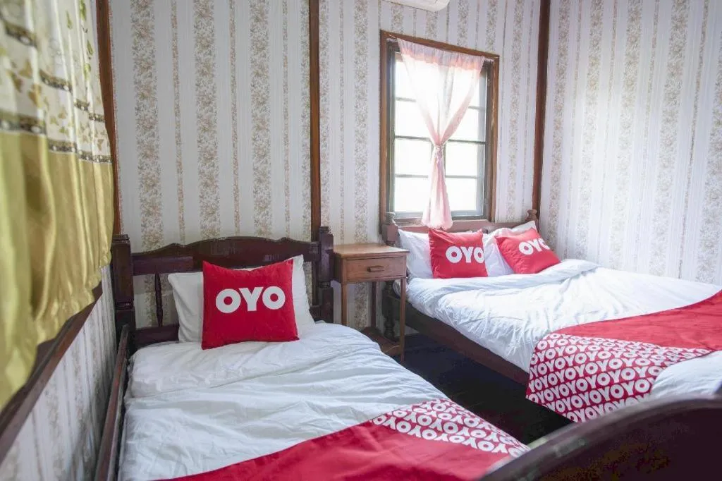 Bed in Raknatee Resort