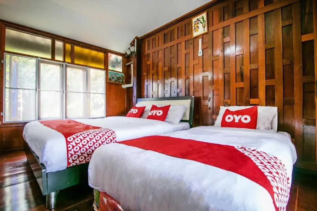 Bed in Raknatee Resort