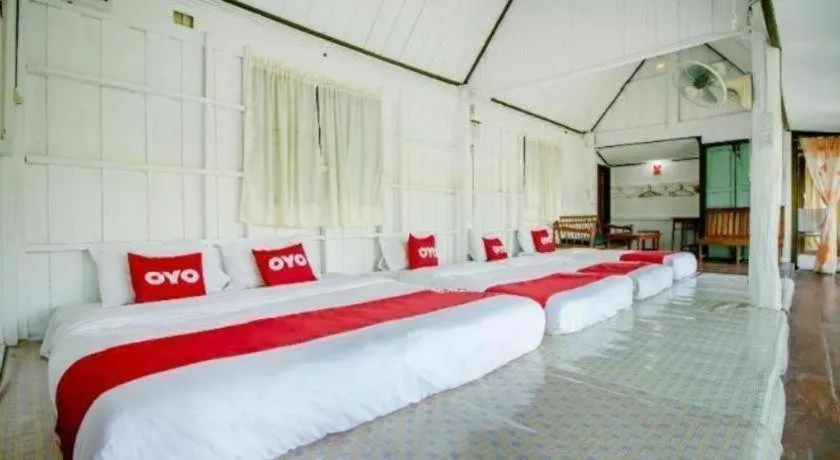 Bed in Raknatee Resort