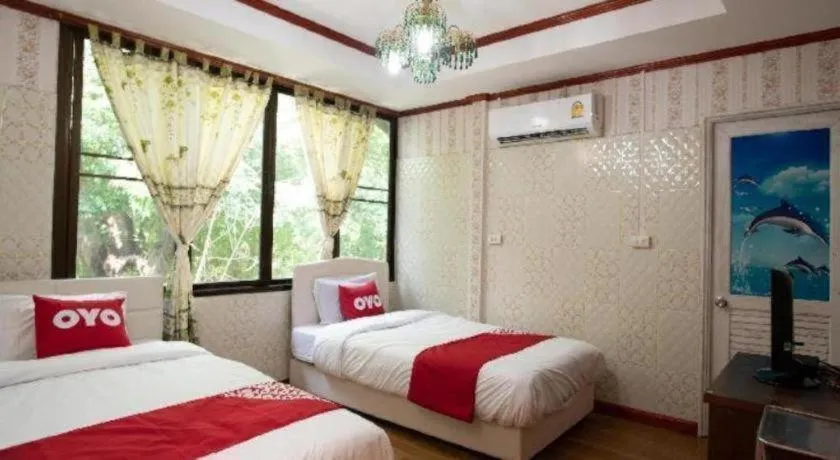 Bed in Raknatee Resort