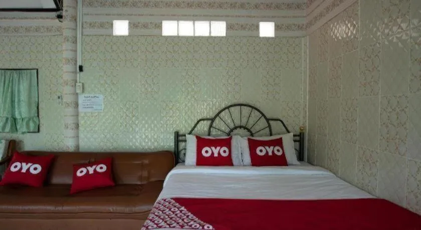 Bed in Raknatee Resort